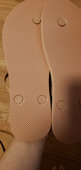 NWOT T-Strap Flip Flops Size 9 - Picture 4 of 5